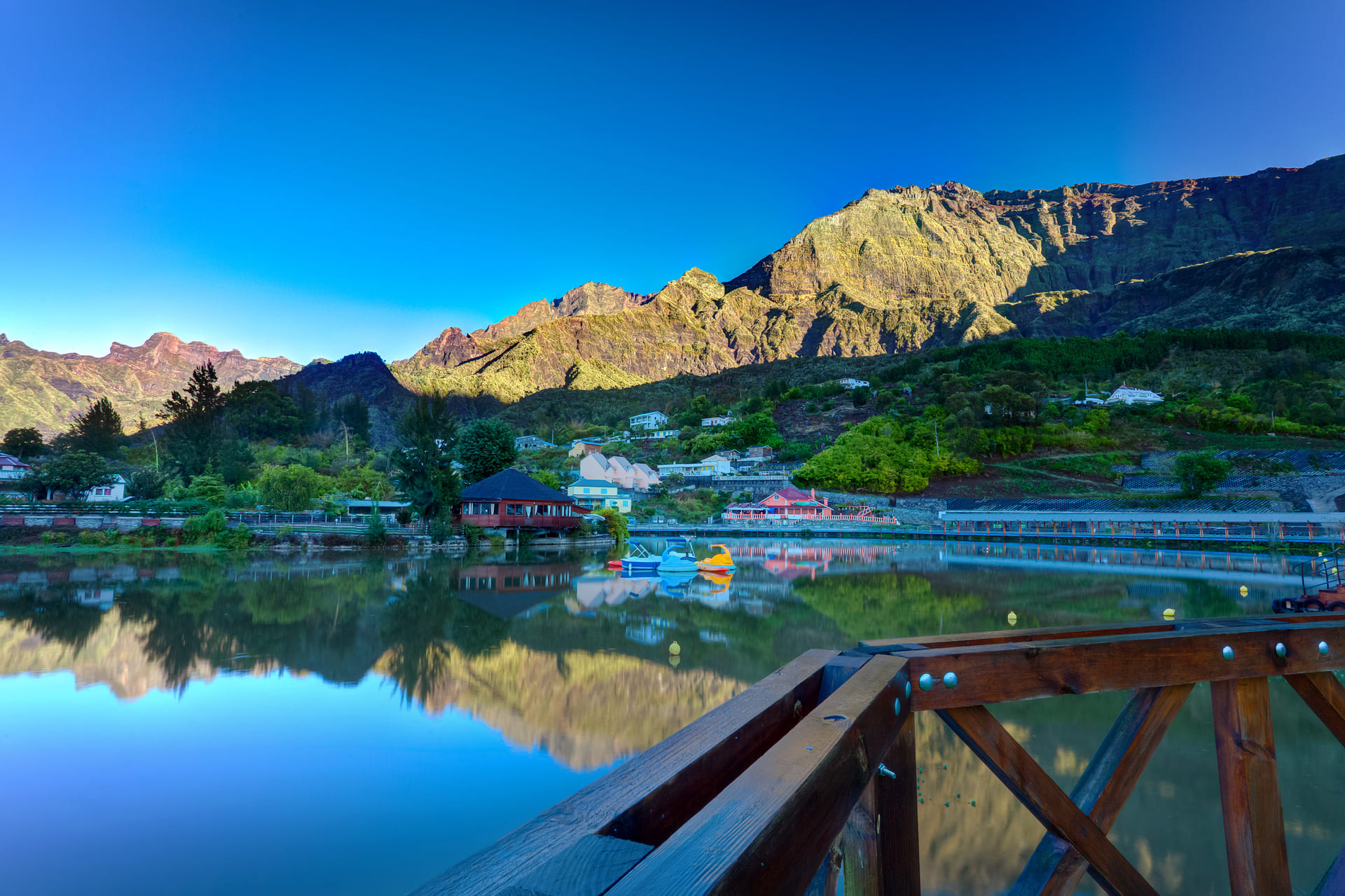 cilaos-lever-de-soleil-la-reunion