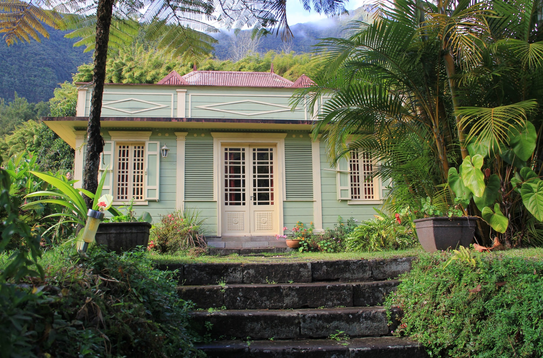 case-creole-hell-broug-reunion